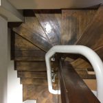 ホームエレベーターがダメでも階段リフトなら後付け可能 階段昇降機の Tke