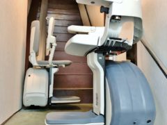 階段昇降機 階段リフト の価格 取付費用っていくらかかるの 階段昇降機の Tke